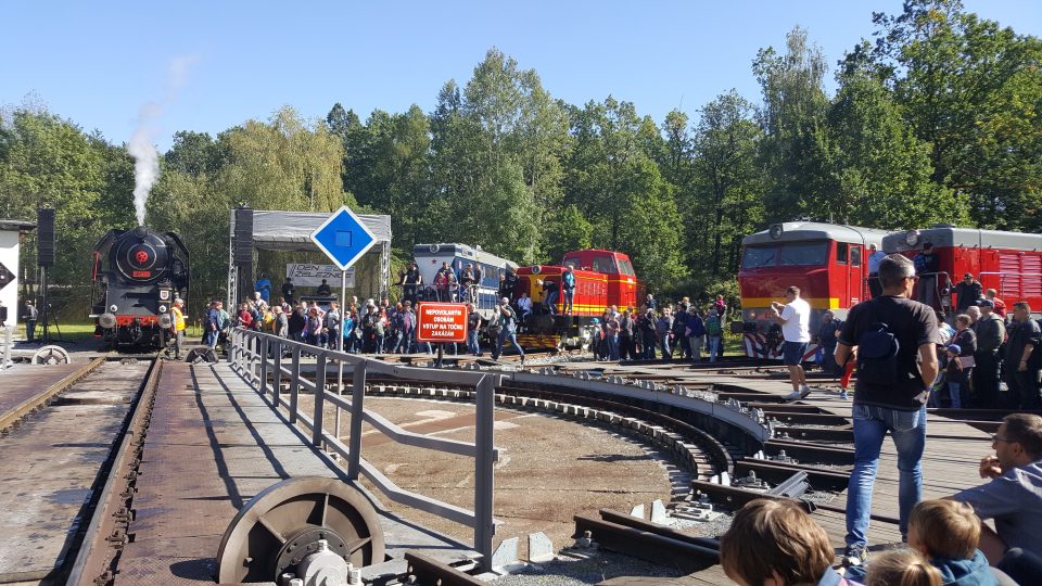 Den železnice v Lužné navštívily tisíce lidí 