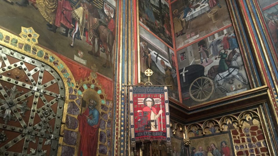 Malby a polodrahokami ve Svatováclavské kapli