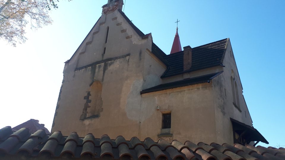 Kostel sv. Šimona Judy má dodnes dřevěnou šindelovou střechu