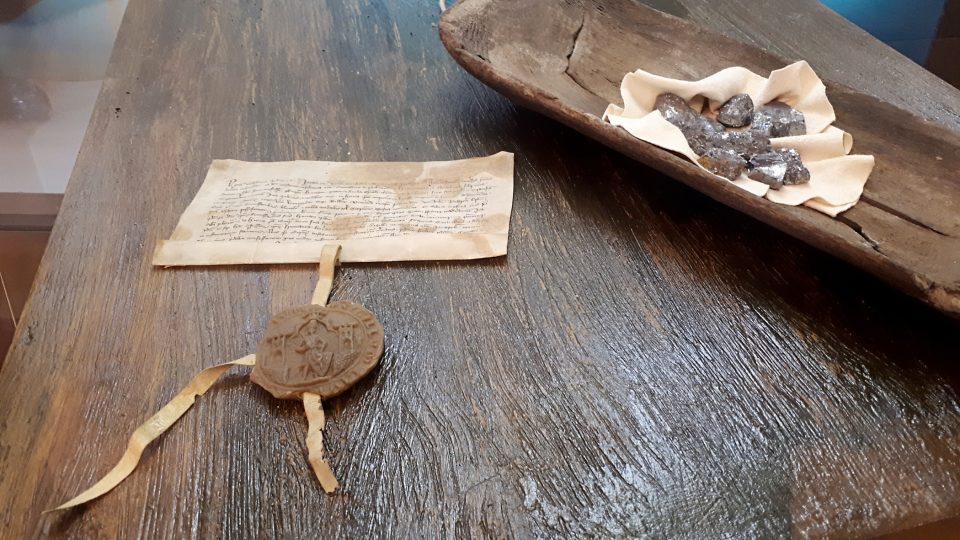 Faksimile listiny z roku 1311, nejstarším písemným dokladem místní huti
