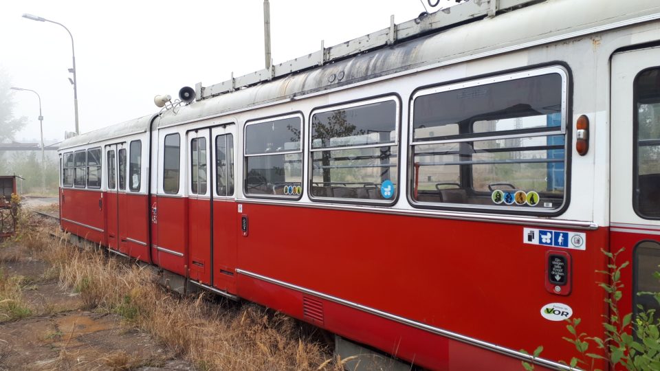 Červená tramvaj E1