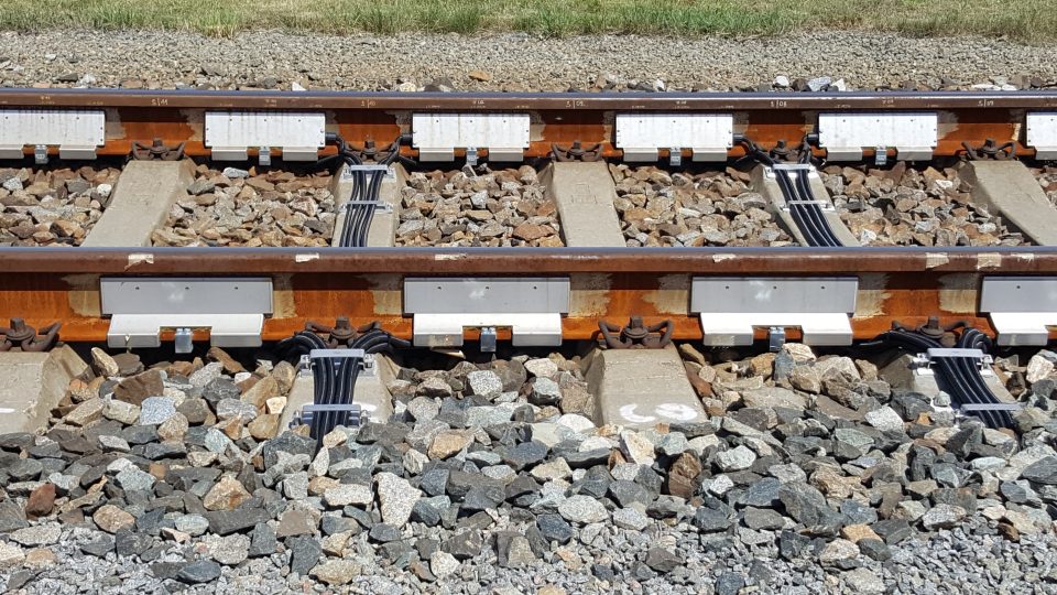 Výzkumný ústav železniční testuje ve Velimi indikátor plochých kol