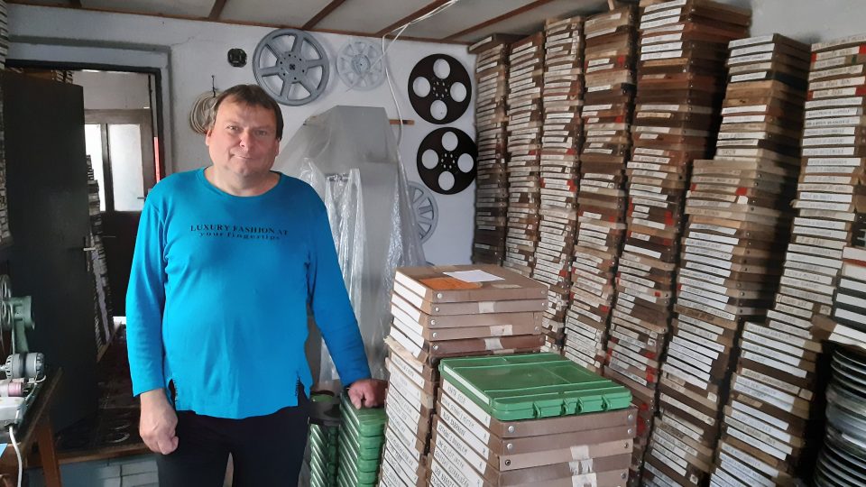 Rozsáhlý archiv čítá asi 3 a půl tisíce filmů. Nechybí tam pohádky, filmy pro pamětníky nebo naučné dokumenty